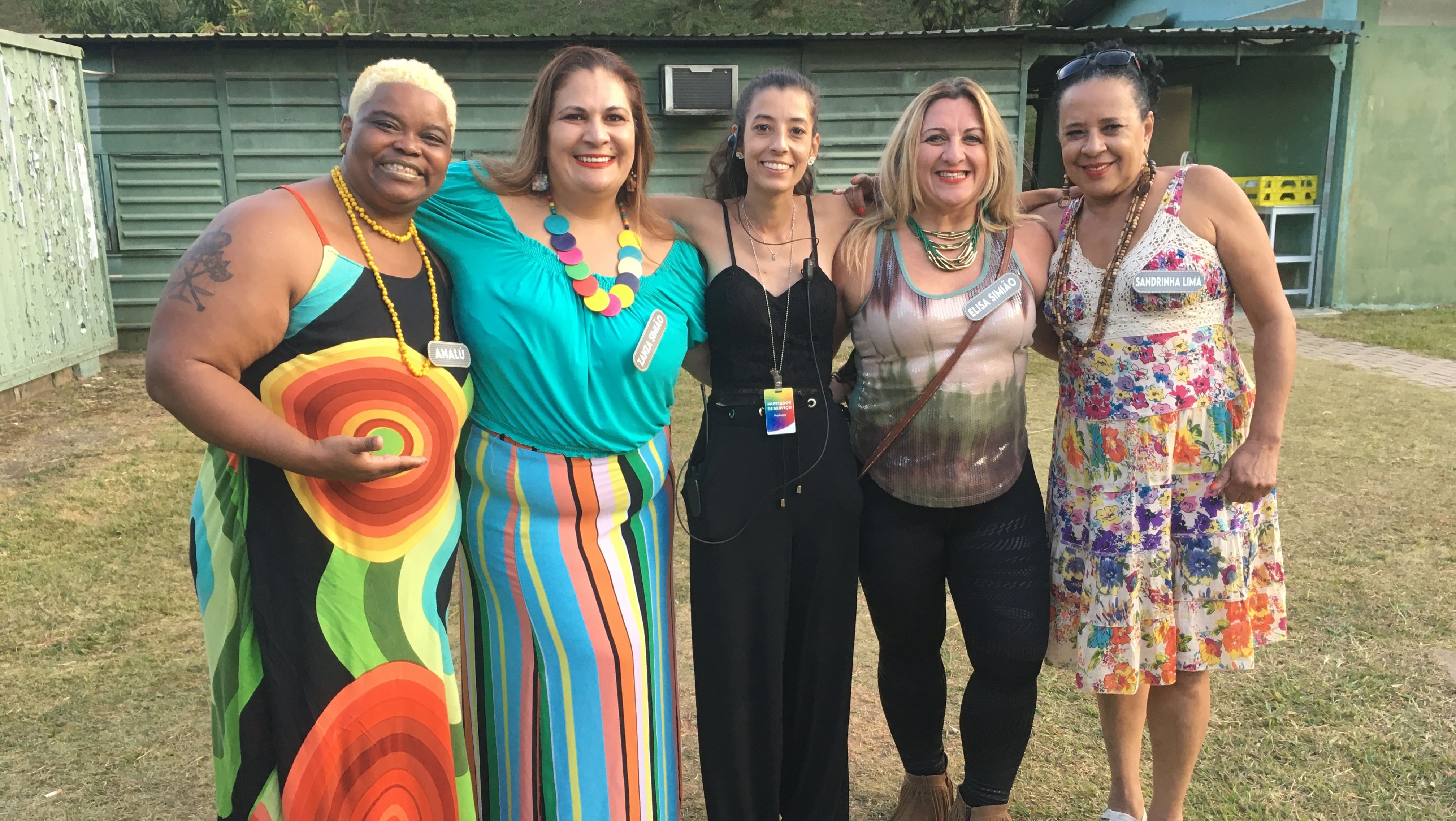 Entre batuques e melodias, elas fazem do samba um espetáculo vivo.