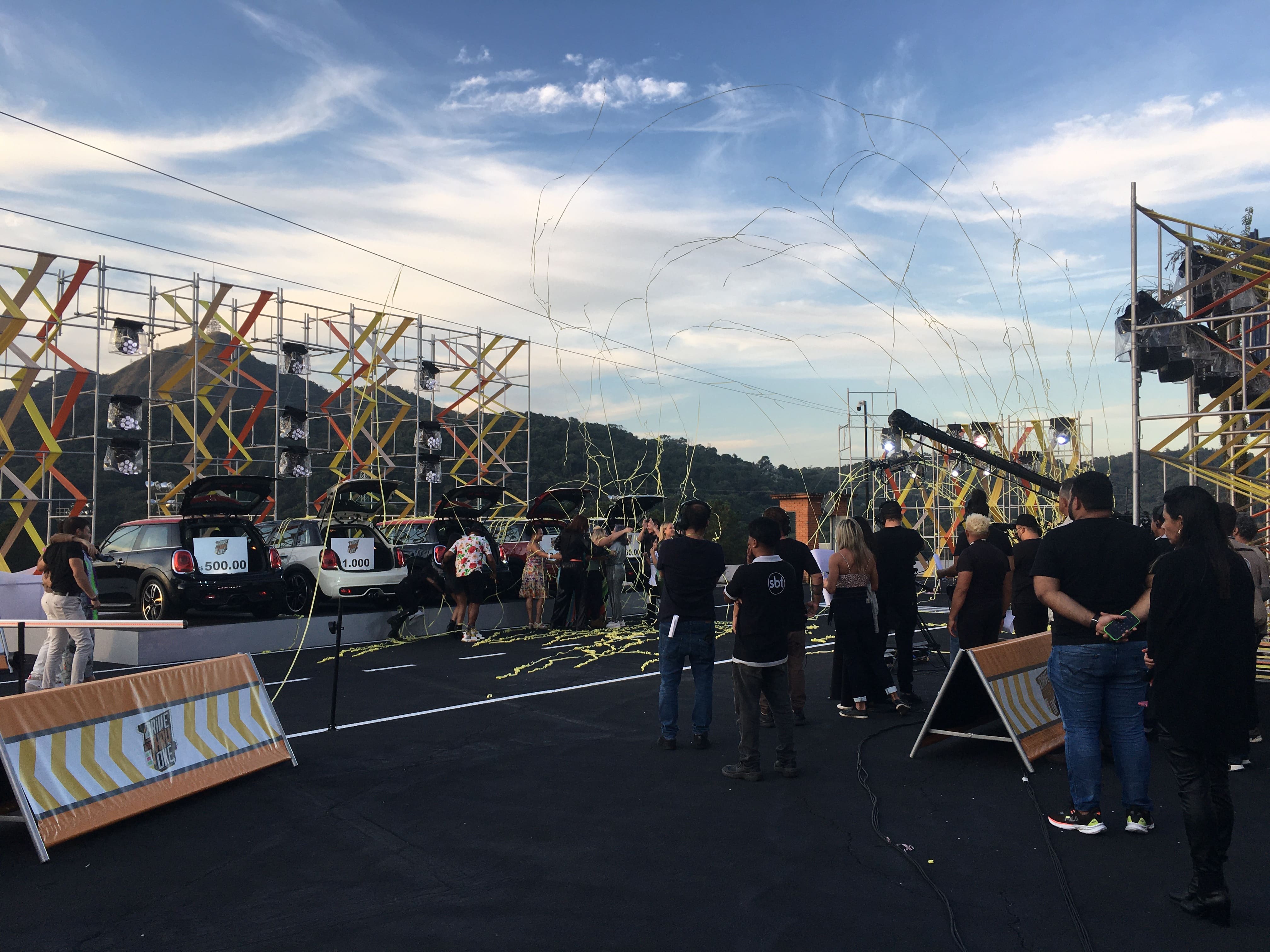 Final de gravação com chuva de papel picado e emoção no ar: missão cumprida com estilo!