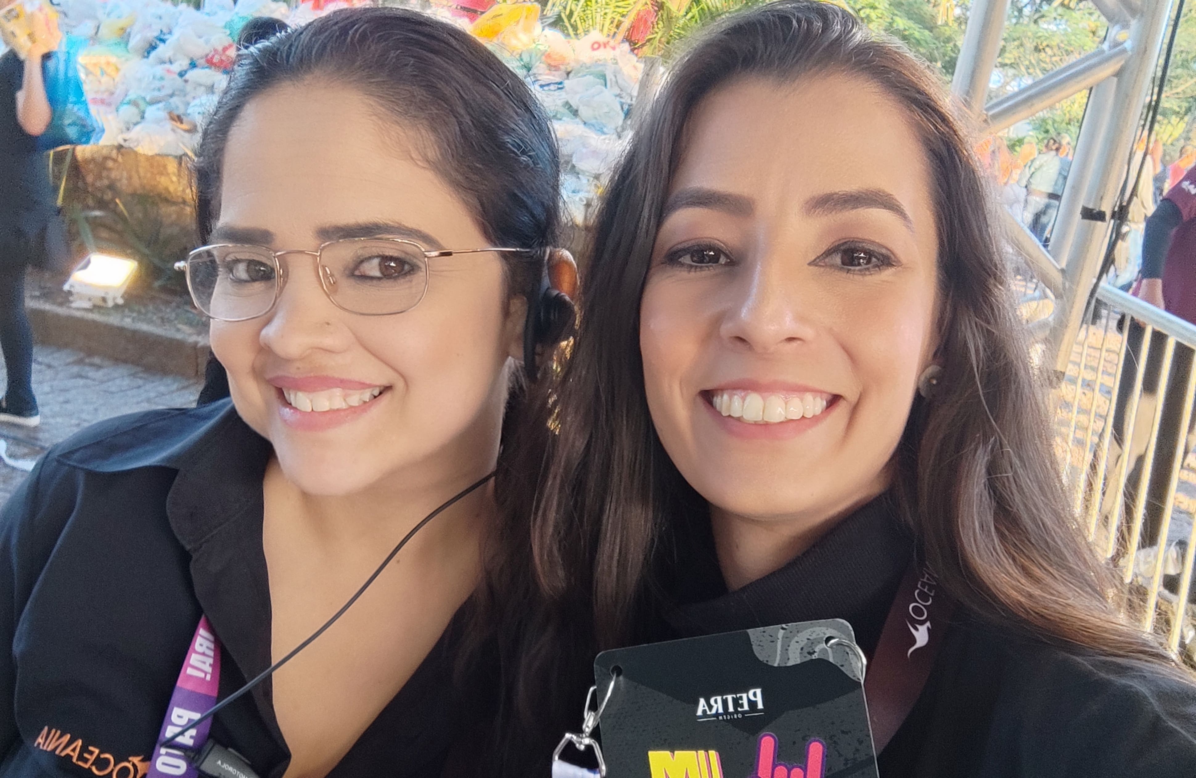 Entre sorrisos, parceria e correria, a produção acontece...