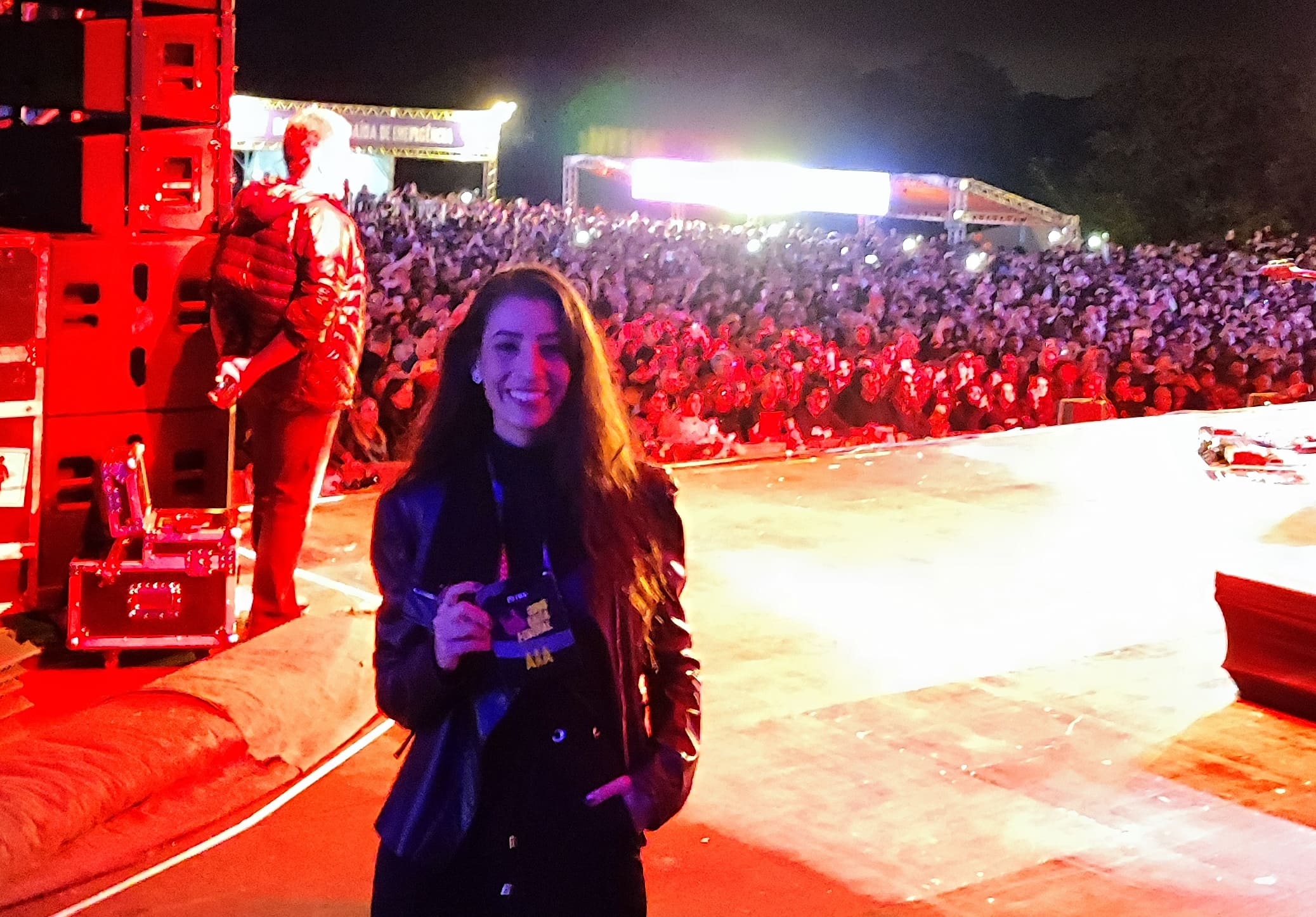 Do palco, tudo ganha outra dimensão: a energia da galera é indescritível!